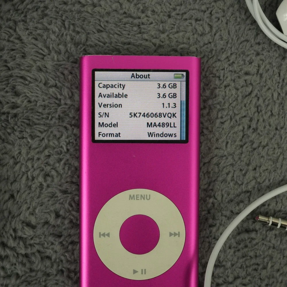 Apple iPod Nano 2nd Gen 4GB Pink A1199 MA489LL Digital Media Player Bundle